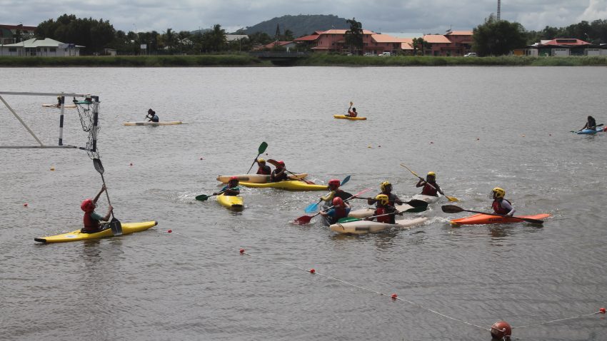 Kayak-polo sur le lac Bois Chaudat